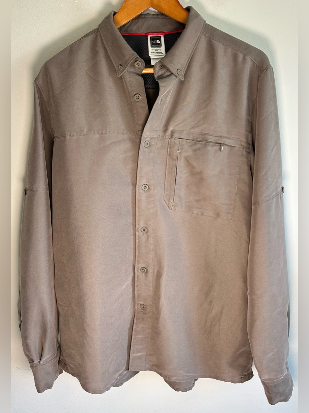 The North Face Mens Button Up Shirt Size M Outdoor Hiking Modal Blend Zip Pocket
